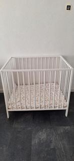 Witte baby box inclusief matras - kan nog een ronde mee, Kinderen en Baby's, Boxen, Ophalen, Gebruikt, Vierkant