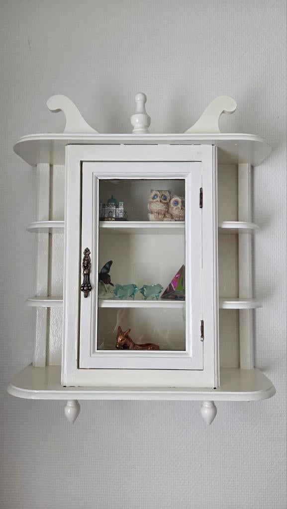 Klein sierlijk vitrine hang kastje, Huis en Inrichting, Ophalen