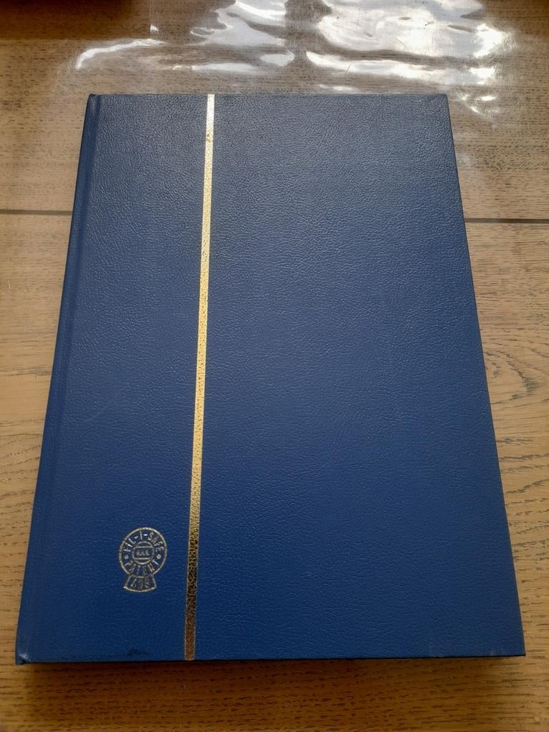 Net album vol met postzegels., Postzegels en Munten, Postzegels | Volle albums en Verzamelingen, Ophalen of Verzenden, Buitenland