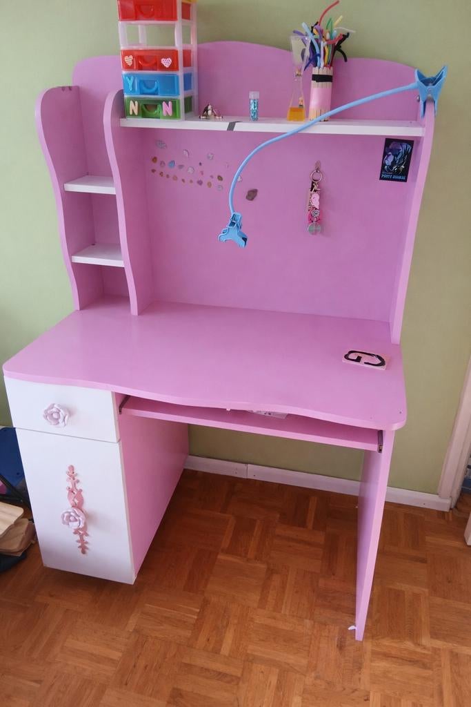 Meisjes bureau, Ophalen