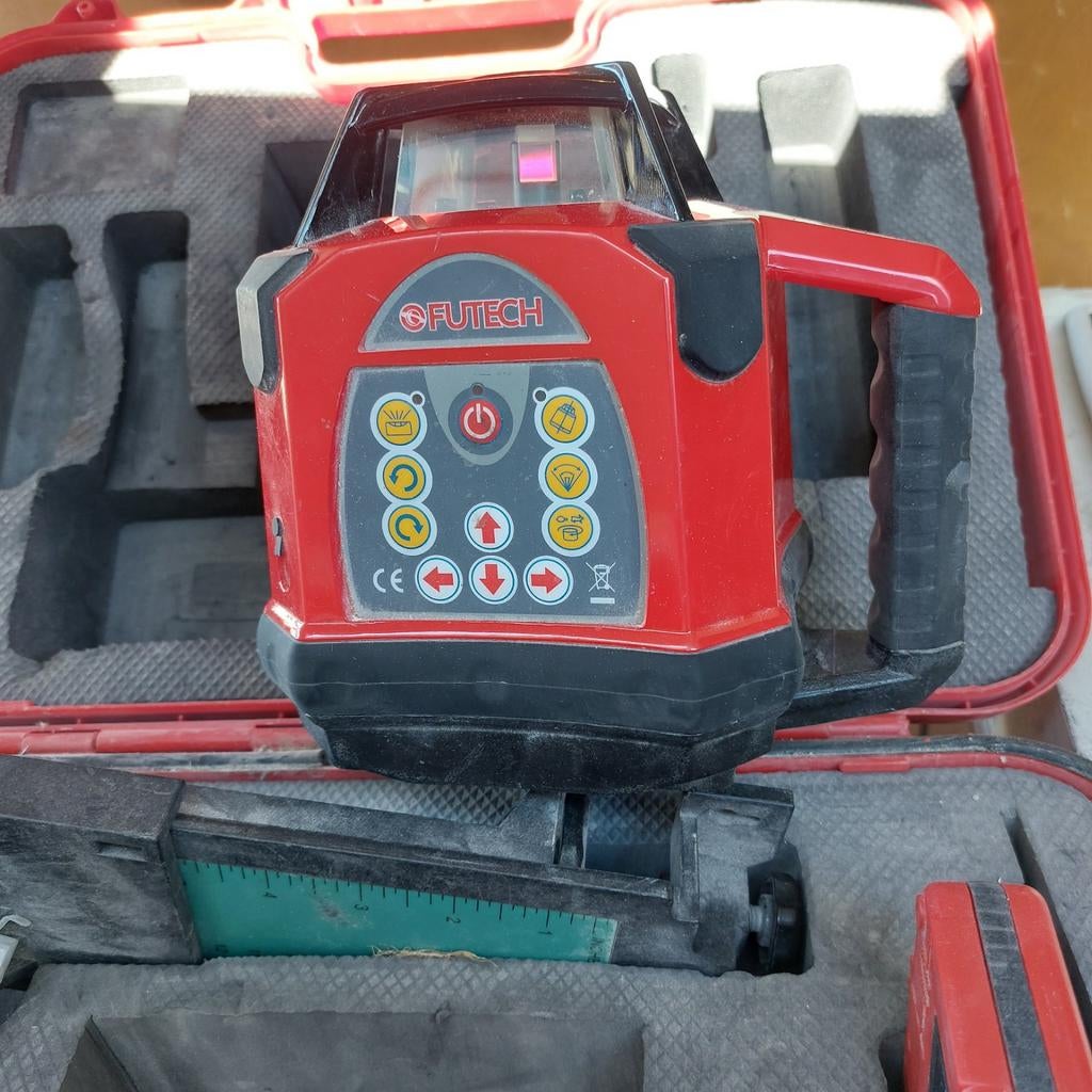 Futech laser met groene lijn en afstandsbediening, Doe-het-zelf en Verbouw, Ophalen of Verzenden