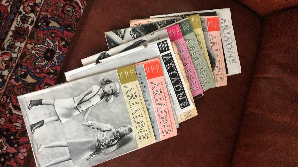 Ariadne tijdschrift uit 1966    8 delen, Ophalen of Verzenden, Gebruikt, Breien of Haken, Patroon of Boek