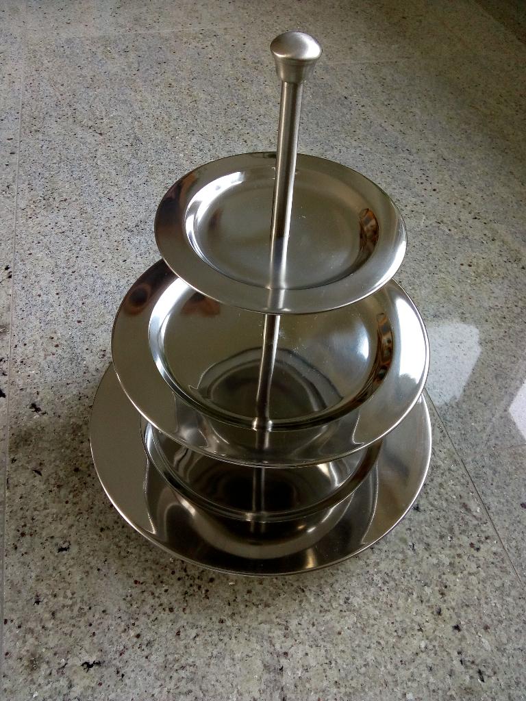 zilverkleurige etagère met 3 lagen, Huis en Inrichting, Ophalen of Verzenden, Gebruikt