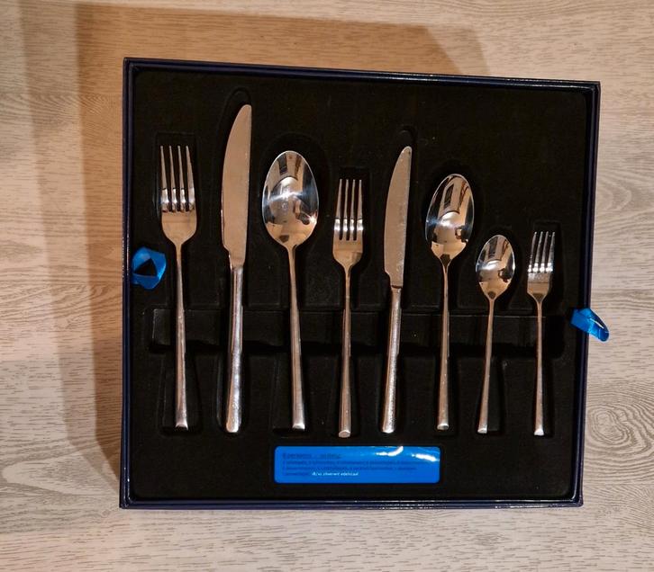 50-delig bestekset van Sola, verkeert in goede staat., Huis en Inrichting, Keuken | Bestek, Zo goed als nieuw, Rvs of Chroom, Ophalen of Verzenden