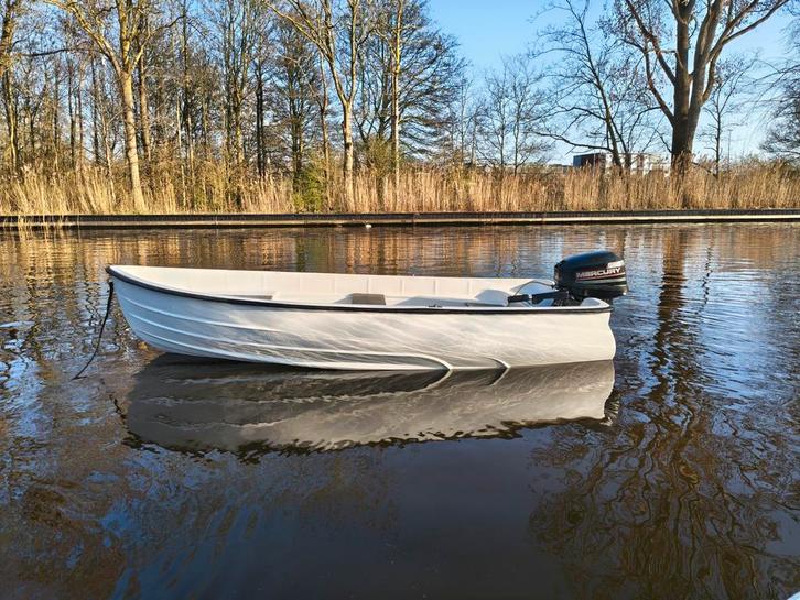 Kmv 320 dromedille visboot en 10pk Mercury 2t, Watersport en Boten, Sloepen, Tot 10 pk, 3 tot 6 meter, Buitenboordmotor, Benzine