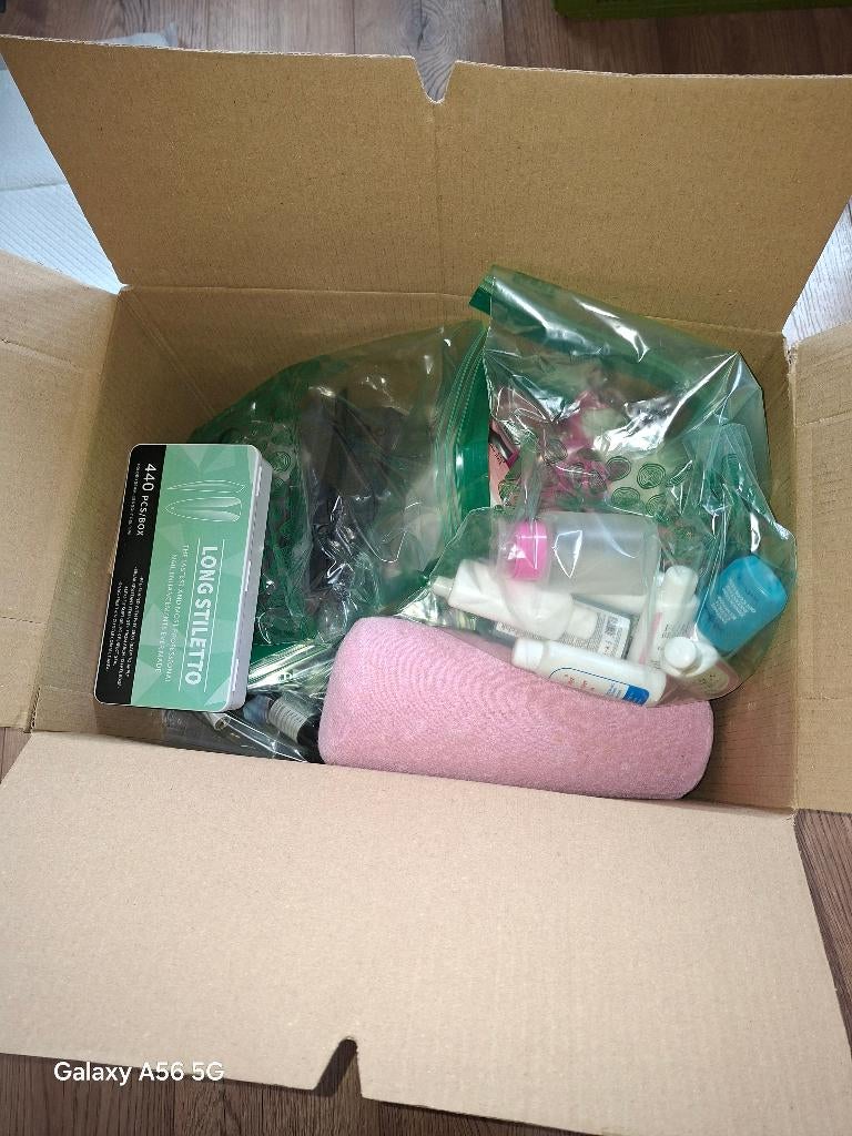 Nagels, Ophalen, Overige kleuren, Zo goed als nieuw, Handen en Nagels