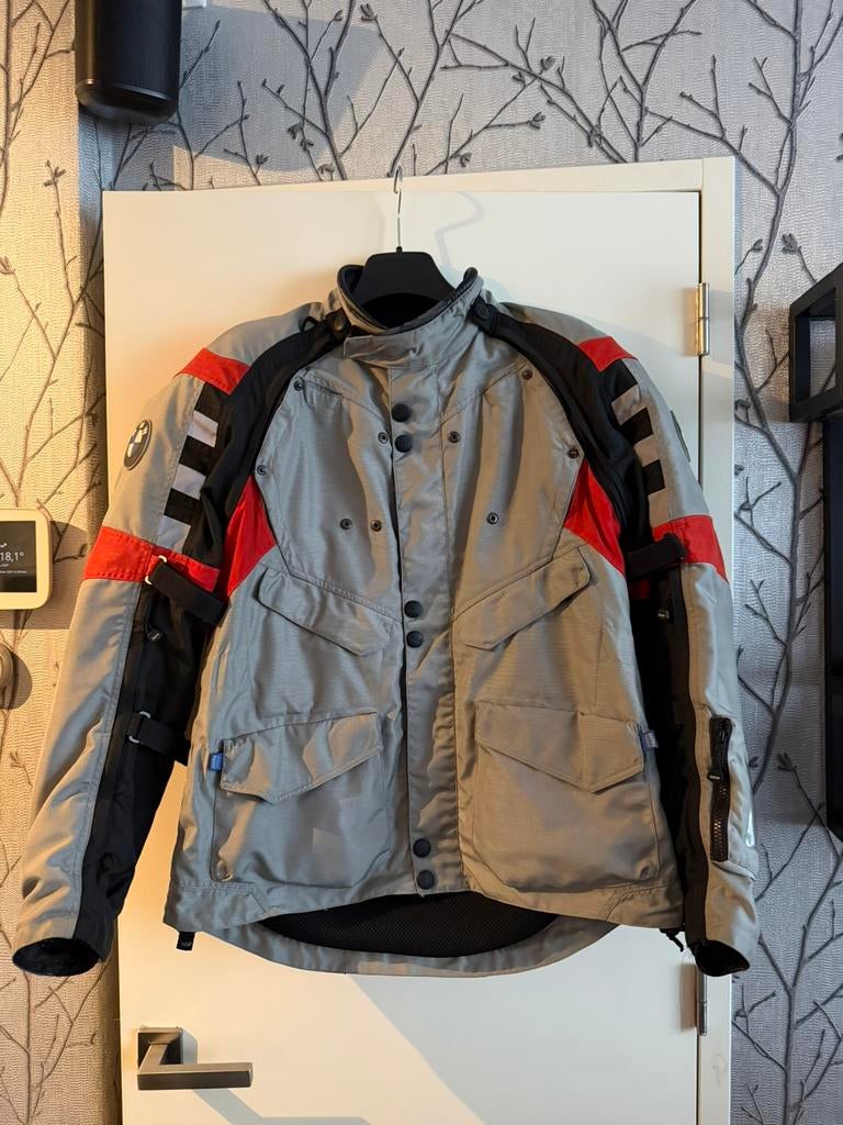 Zeer nette BMW rallye motorjas motorjack  maat 54, Motoren, Kleding | Motorkleding, Ophalen, Dames, Jas | textiel