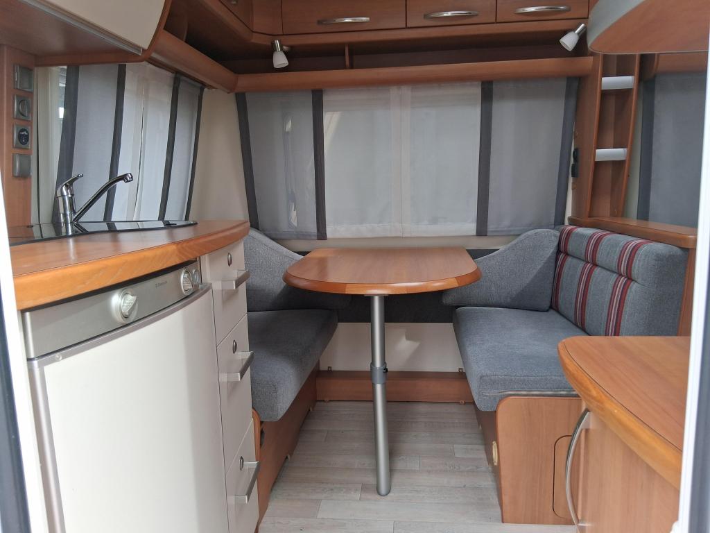 Fendt Bianco 390 FH Met mover en fietsenrek ((Zondag open)), Tot en met 2, Bedrijf, Treinzit, Schokbreker