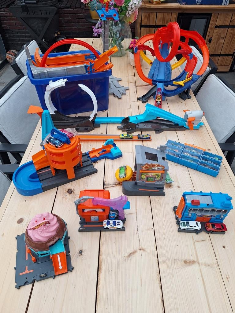Grote verzameling Hotwheels banen en auto's, Ophalen