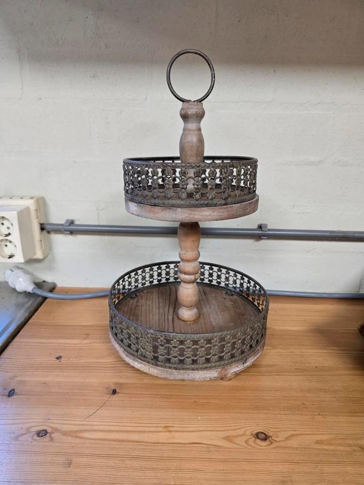 Etagere hout met metaal - Oude look, Huis en Inrichting, Woonaccessoires | Etagères, Ophalen of Verzenden