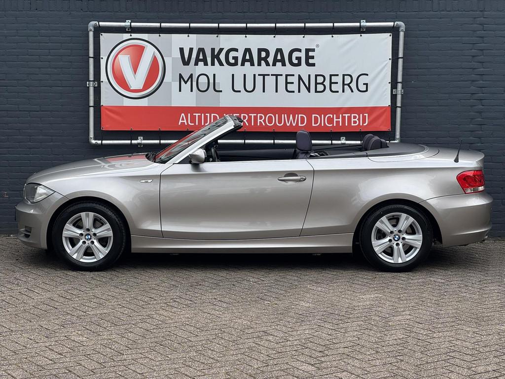 BMW 1-Serie (e87) 118i 143pk NL-AUTO, AIRCO, PDC, LMV, CRUIS, Auto's, 1-Serie, Zwart, Cabriolet, 4 stoelen