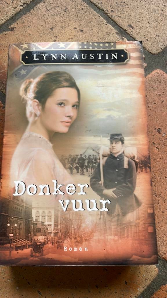 Lynn Austin - Donker vuur, Boeken, Ophalen of Verzenden, Zo goed als nieuw, Lynn Austin, Amerika