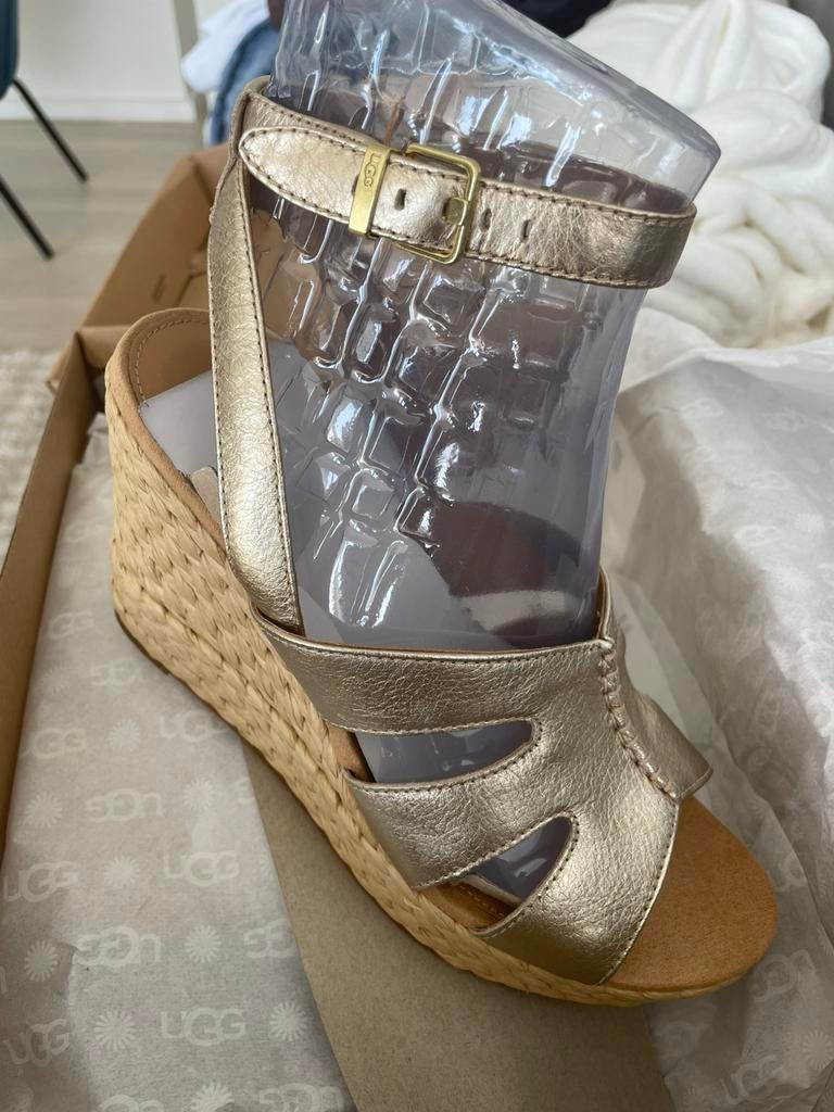 UGG CAREENA, Kleding | Dames, Schoenen, Ophalen of Verzenden, Nieuw, Pantoffels of Sloffen