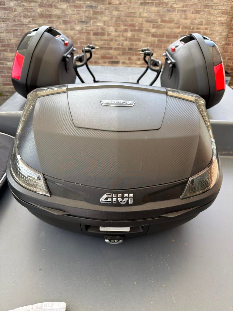 Givi kofferset met beugelset voor Yamaha Tracer 900, Motoren, Accessoires | Koffers en Tassen, Ophalen, Gebruikt