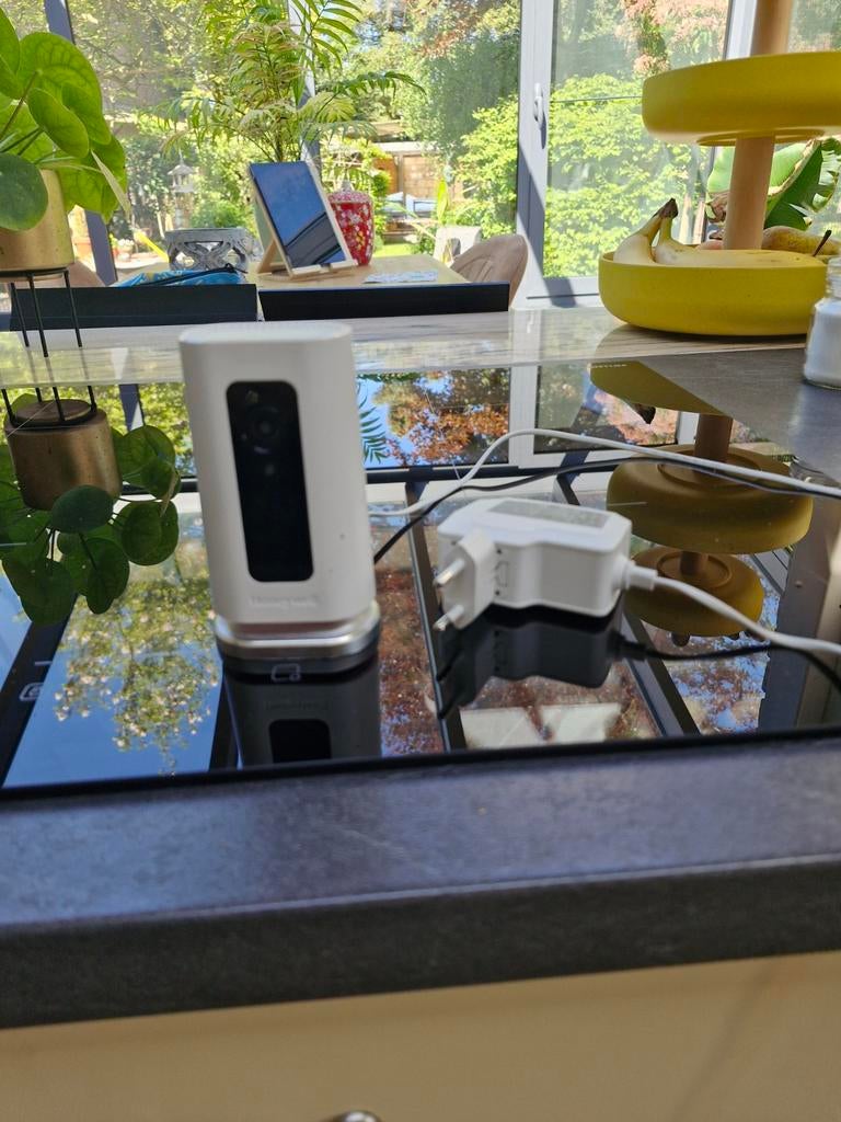 Honeywell lyric c1 wificamera, Ophalen of Verzenden, Zo goed als nieuw