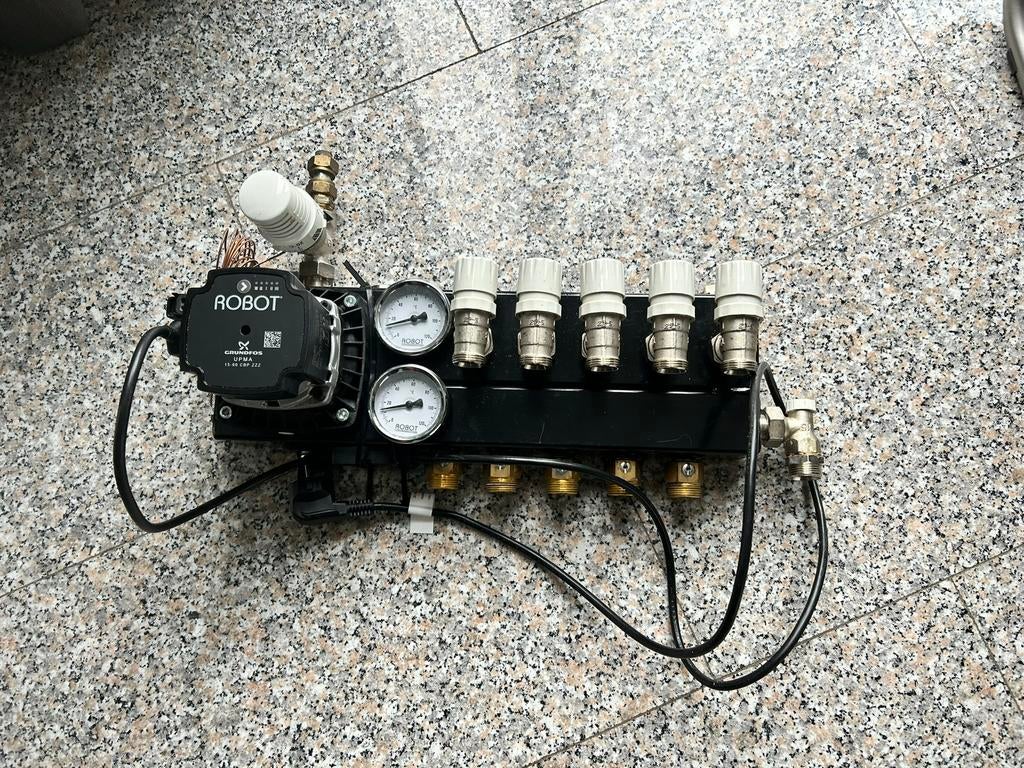 Robot vloerverwarmingverdeler, Doe-het-zelf en Verbouw, Ophalen, Minder dan 30 cm, Hoog rendement (Hr), Overige typen