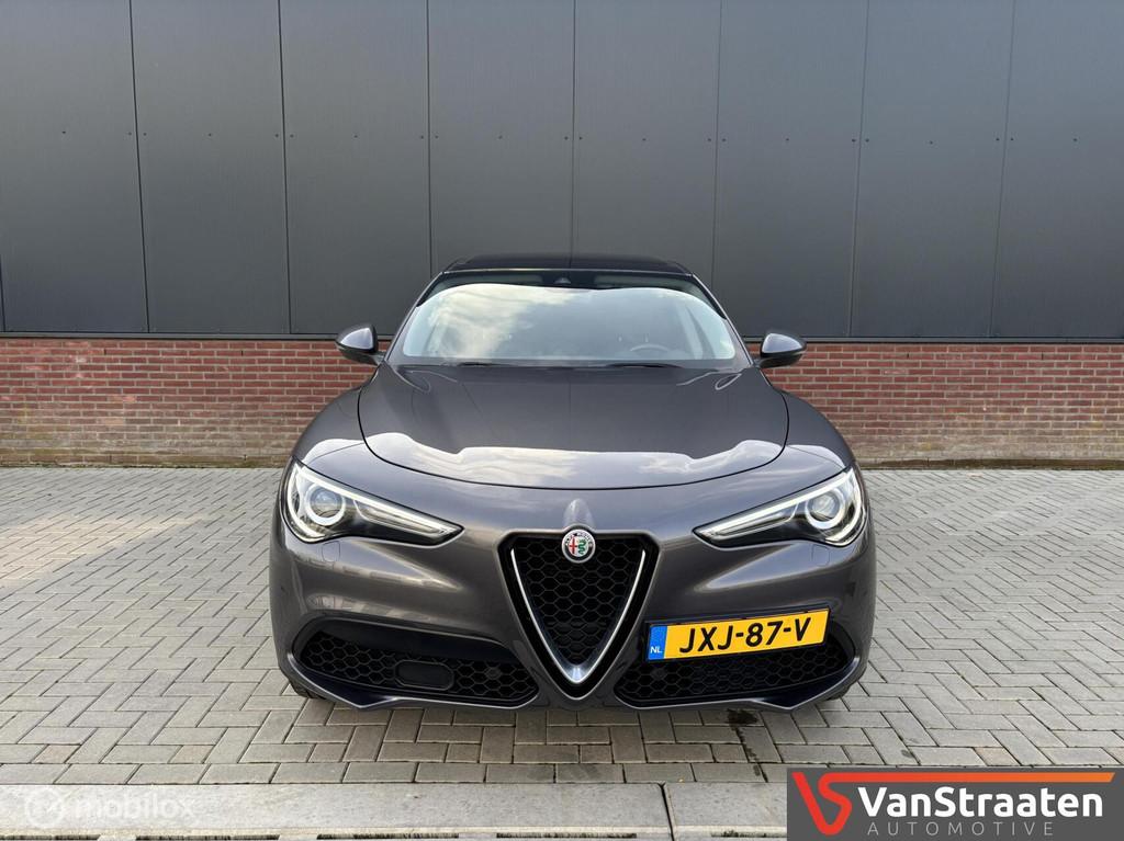 Alfa Romeo Stelvio 2.0 T AWD Super | Panorama | Memory | Nav, Auto's, Alfa Romeo, Automaat, Zwart, 4 cilinders, Bedrijf