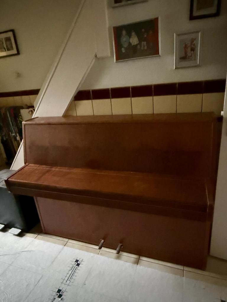 Gratis af te halen piano, Ophalen, Gebruikt, Bruin, Piano
