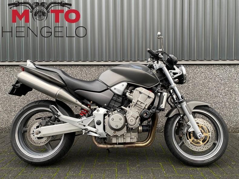 Honda CB 900 F HORNET (bj 2004), Capronilan 1
1119 NN  Schiphol-Rijk, NL, Cco@honda-eu.com, HONDA MOTOR EUROPE, Bedrijf
