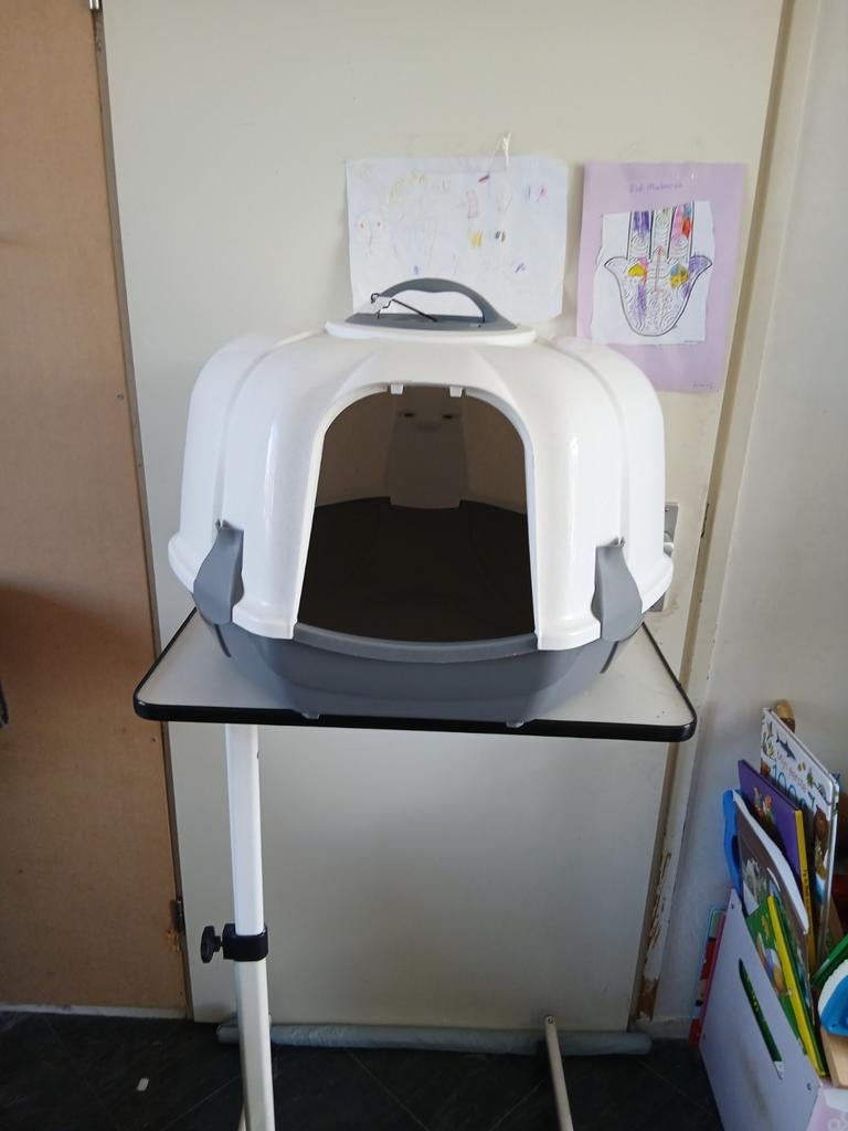 Mooie hoek katten bak nr 832, Ophalen of Verzenden, Zo goed als nieuw, Gesloten