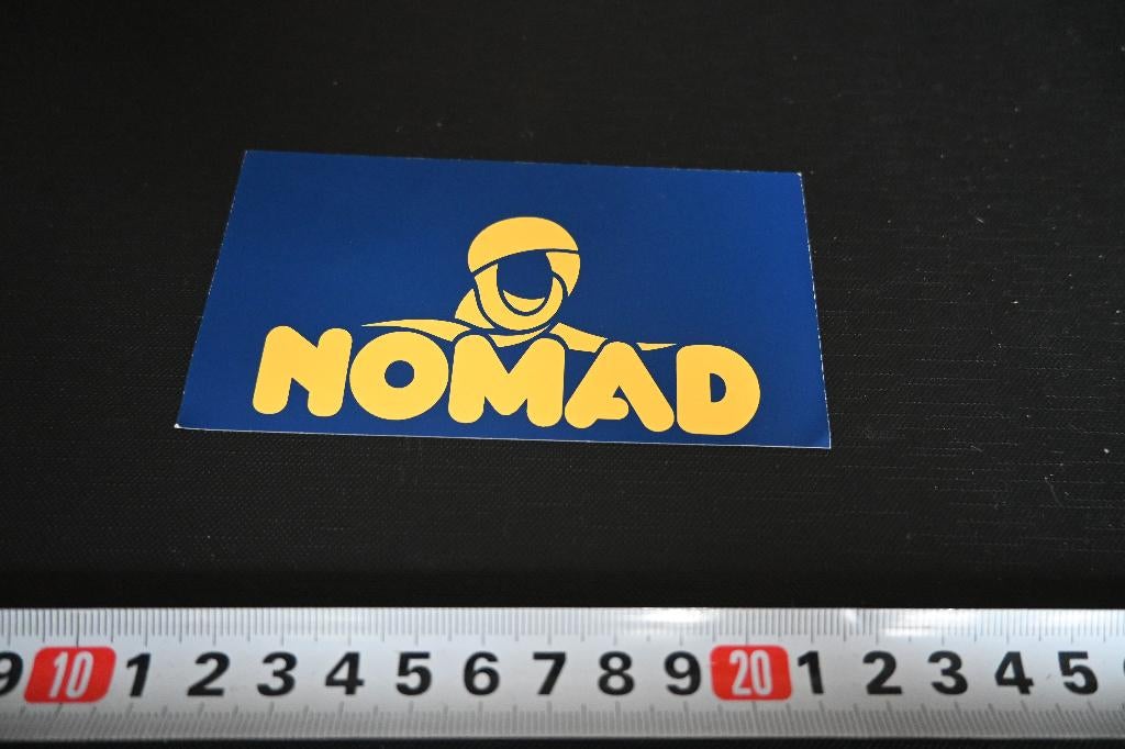 sticker NOMAD, Verzamelen, Stickers, Zo goed als nieuw, Ophalen
