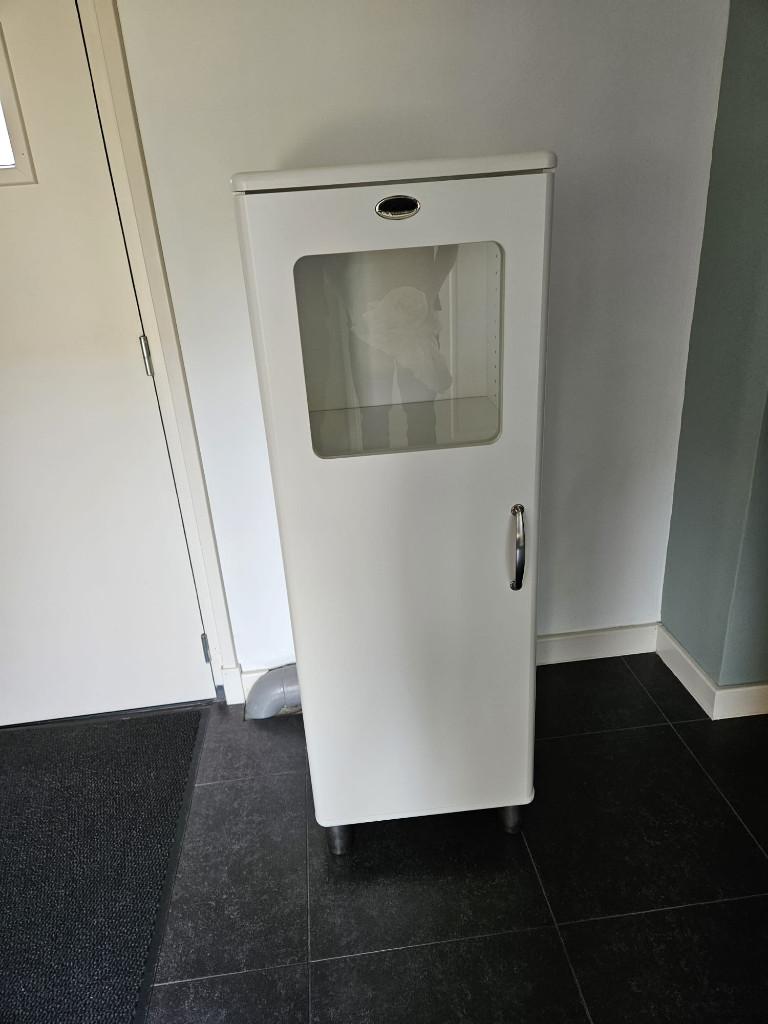 Te koop Malibu kast, Ophalen, Zo goed als nieuw