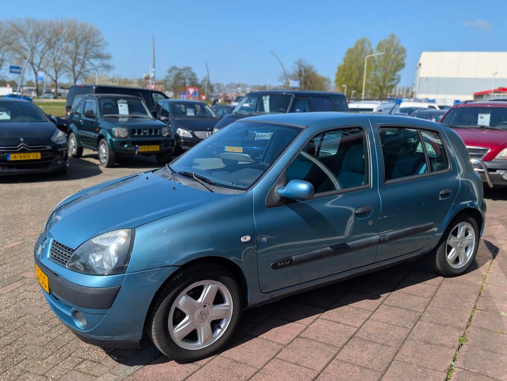 Renault Clio 1.2-16V Dynamique - apk t/m 3-4-27, Voorwielaandrijving, Stof, Gebruikt, 31 €/maand