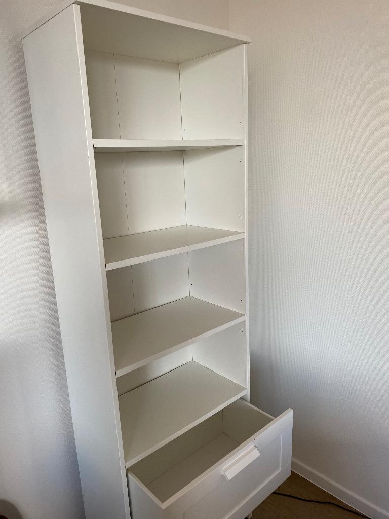 Brimnes boekenkast wit, Huis en Inrichting, Kasten | Boekenkasten, Ophalen, Met plank(en), Gebruikt, 50 tot 100 cm