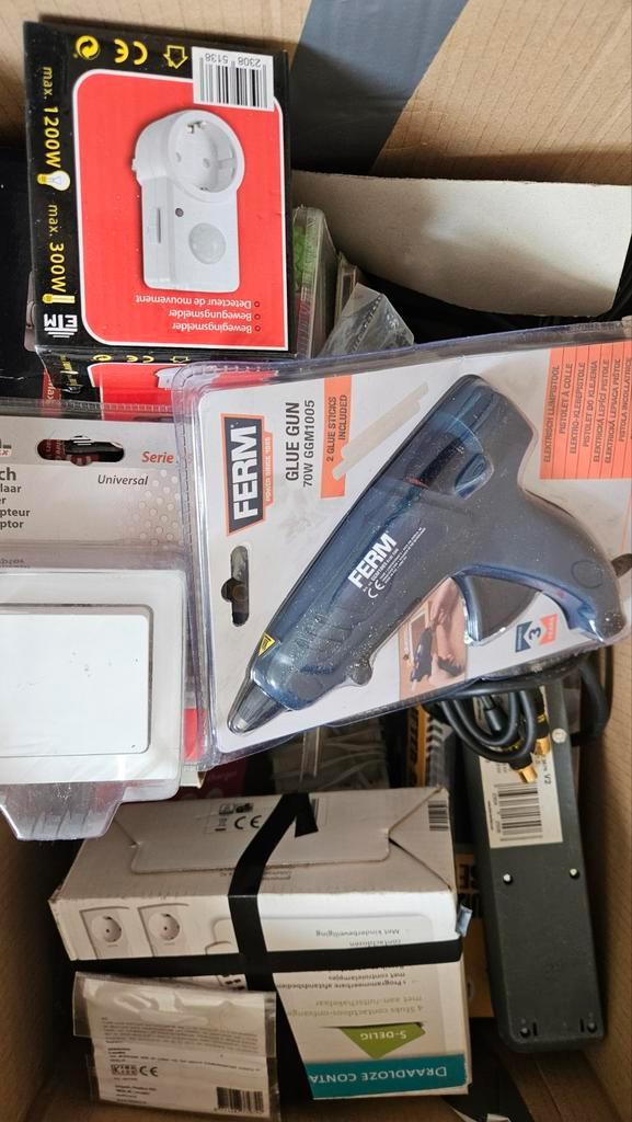 Partijtje rommelmarktspullen voor Koninginnedag en of 5 mei, Diversen, Rommelmarktspullen, Ophalen