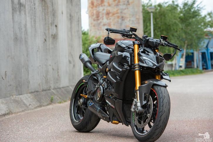 Ducati streetfighter v4 s 2022 veel extra onderdelen., Motoren, Motoren | Ducati, Particulier, Naked bike, meer dan 35 kW, 4 cilinders