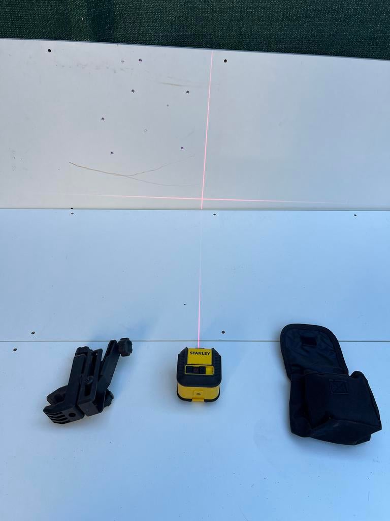 Stanley Cubix kruislijnlaser met houder en tasje, Doe-het-zelf en Verbouw, Meetapparatuur, Ophalen of Verzenden, Gebruikt, Overige meters