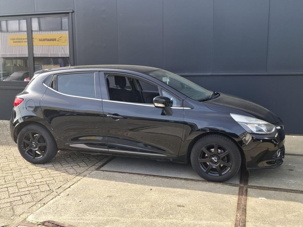 Renault Clio 1.5 dCi Night&Day Navi/Bluetooth/LED ✅, Auto's, Gebruikt, 4 cilinders, 96 €/maand, Zwart