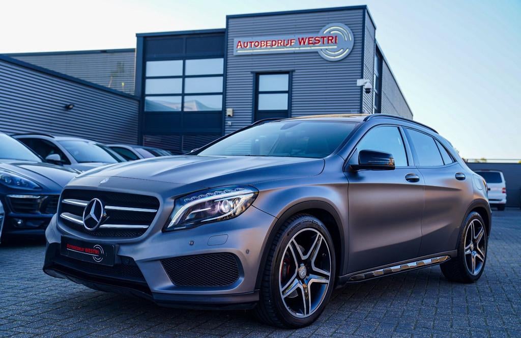Mercedes-Benz GLA-klasse 250 Business | Panorama | Camera |, 730 kg, Gebruikt, 4 cilinders, Bedrijf