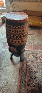 Djembe met standaard, Ophalen