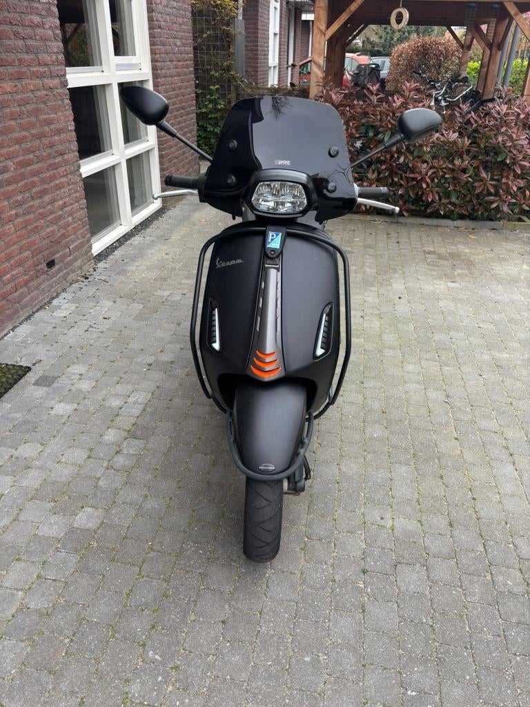 vespa sprint 2024, Fietsen en Brommers, Scooters | Vespa, Ophalen, Maximaal 45 km/u, Vespa S, Zo goed als nieuw