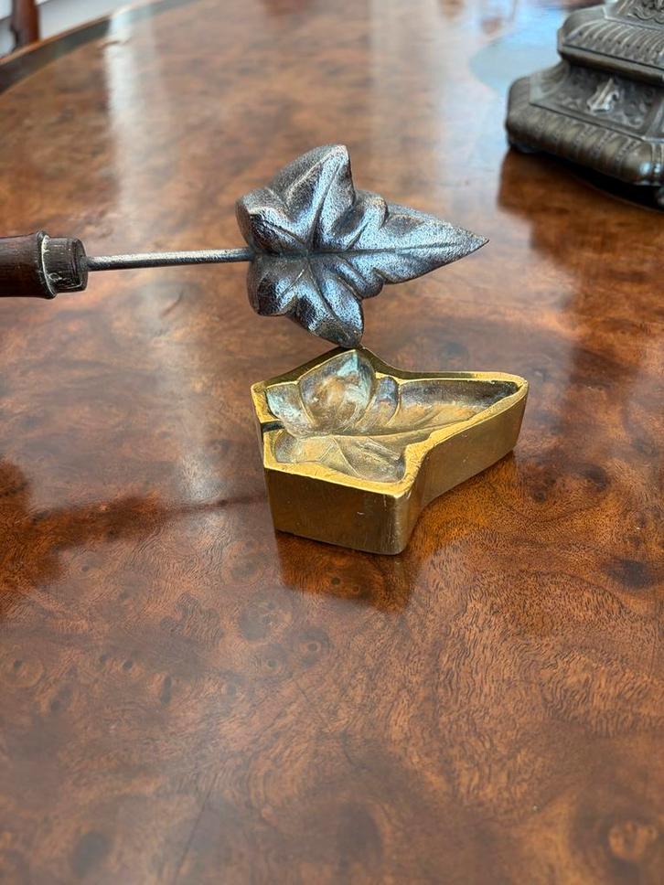 Zeldzaam hoeden strijkijzer, Antiek en Kunst, Antiek | Koper en Brons, Ophalen of Verzenden