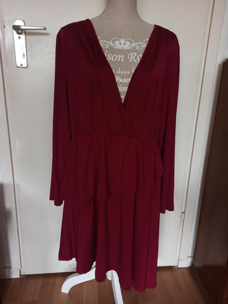Prachtige framboos rode jurk maat 1XL 46 48, Kleding | Dames, Verzenden, Maat 46/48 (XL) of groter, Zo goed als nieuw, Boven de knie