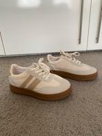 Nieuwe Sneakers met Teddy Stof - Maat 39, Ophalen of Verzenden, Nieuw, Beige, Sneakers of Gympen