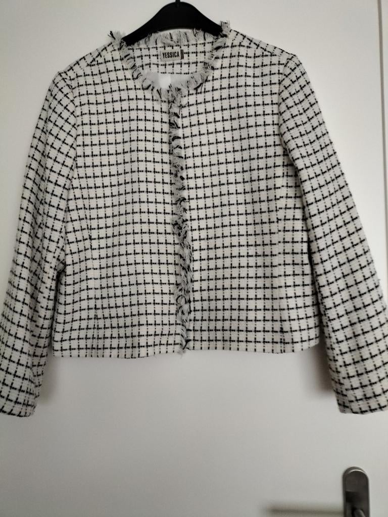 Stijlvol zwart-wit jasje van Yessica, Kleding | Dames, Jasjes, Kostuums en Pakken, Maat 38/40 (M), Ophalen of Verzenden, Zo goed als nieuw
