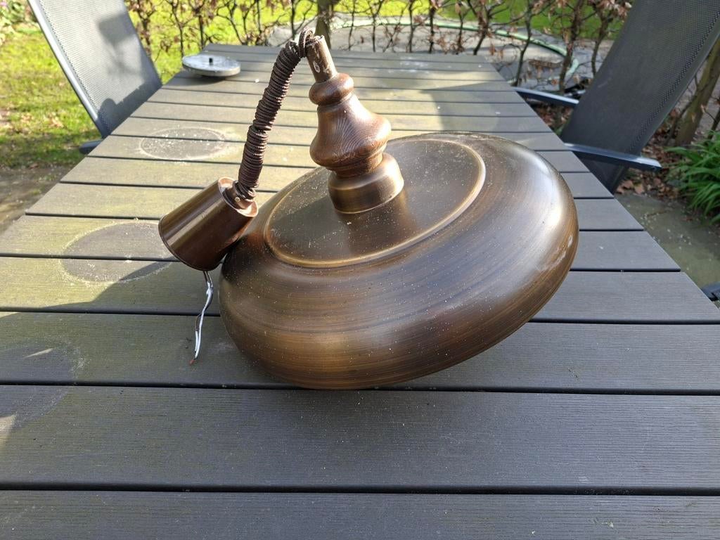 Ronde tafellamp, Ophalen