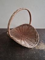 Mooie rieten plukmand lectuurmand met hengsel, Mand, Ophalen of Verzenden, Zo goed als nieuw, Riet