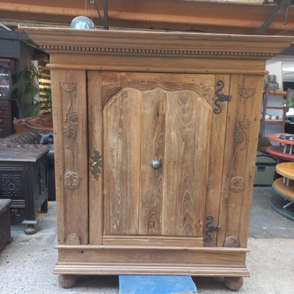 Antieke eiken spinde/spindekast, Ophalen