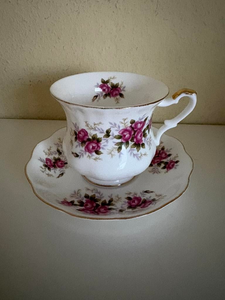 Kop en schotel Royal Ascot, Antiek en Kunst, Antiek | Servies los, Ophalen of Verzenden