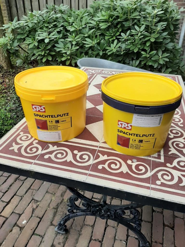 SPS Spachtelputz. 2 emmers. 1/4 van de, Doe-het-zelf en Verbouw, Ophalen of Verzenden, Nieuw