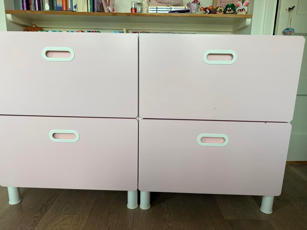 IKEA Stuva Grundlig ladekasten met poten - Roze/Wit, Huis en Inrichting, Kasten | Ladekasten, Ophalen, Kunststof, Gebruikt, 50 tot 100 cm