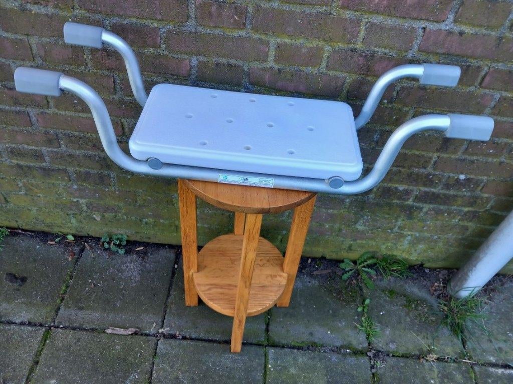 Badzitje - badstoeltje - anti-slip poten, Diversen, Verpleegmiddelen, Ophalen of Verzenden, Nieuw