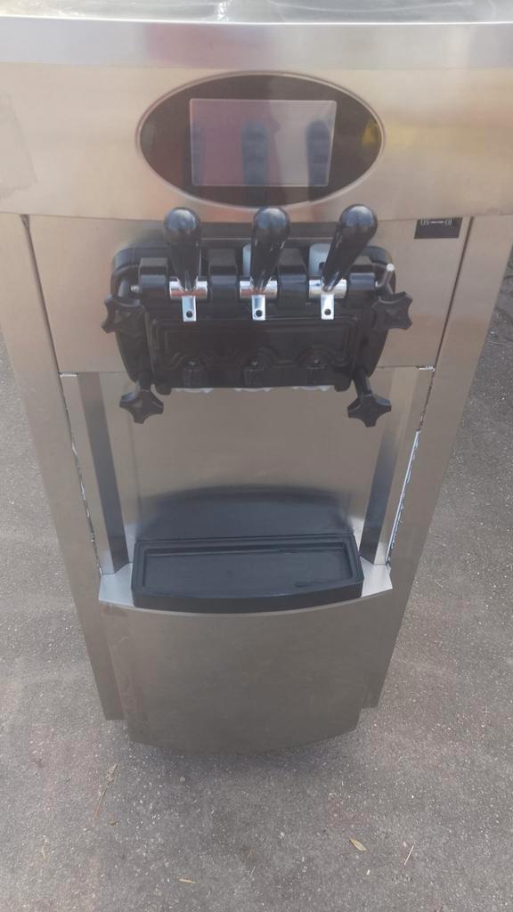 Professionele ijsmachine - zo goed als nieuw!, Witgoed en Apparatuur, IJsmachines, Ophalen