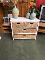 Wit kastje met rieten mandjes - Opberger, Huis en Inrichting, Kasten | Ladekasten, Ophalen, Minder dan 50 cm, Gebruikt, 3 of 4 laden