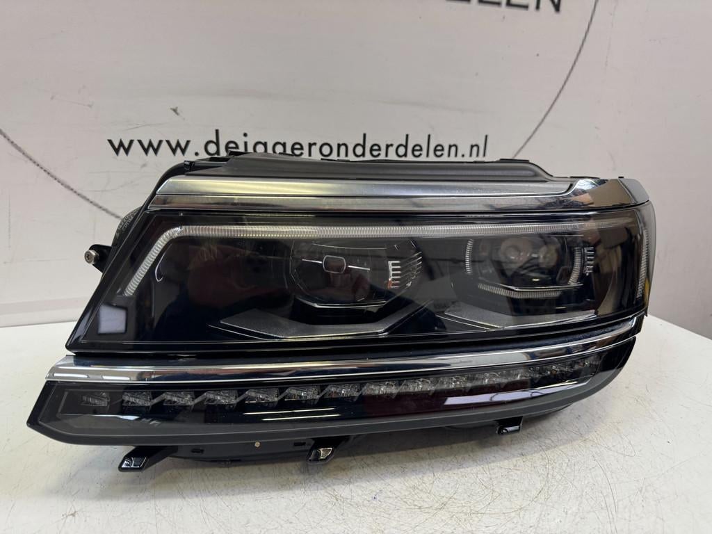 VW TIGUAN 5NA 5NB VOL LED KOPLAMP LINKS 5NB941081A, Gebruikt, Volkswagen, Volkswagen AG, Berliner Ring 2
38440  Wolfsburg, DE