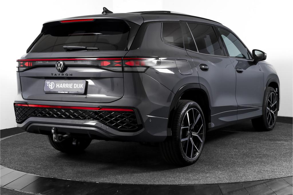 Volkswagen Tayron 1.5 eHybrid 272 PK R-Line Edition | Black, Auto's, Volkswagen, 12 maanden, Stof, 4 cilinders, 1848 kg